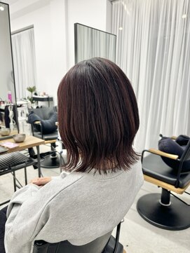 切りっぱなしボブ/レイヤーボブ/外ハネボブとピンクブラウン