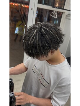 ドミ(DOMI) ホワイト ハイライト パーマ