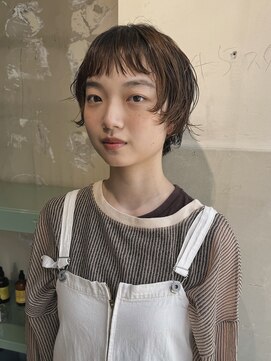 キルトプラスリム(Qilt+LIM) オン眉ショートボブとパーマ