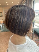 髪ワザ(髪WAZA)&nbsp;大人女性　ハイライト　ショートボブ　ショートカット