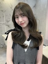 リン 原宿(RiN.)&nbsp;レイヤーカット顔周りカットヨシンモリフレンチバンググレージュ
