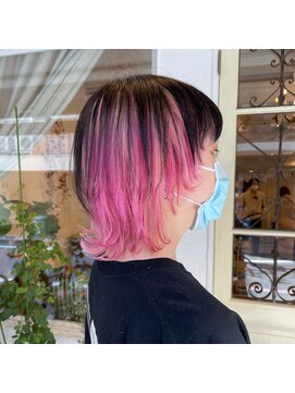 マウロア(MAULOA) “個性派ピンク×ネオウルフ” 中西英美子