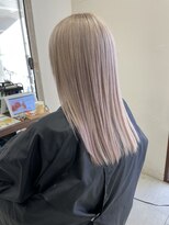 ノア(NOA by KENJE)&nbsp;ペールホワイト．