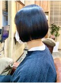 柔らか丸みボブ黒髪ぷつっとボブ