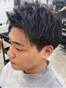 ピークス 西川口東口(PEQSS) アップバング×ツーブロックショートスタイル