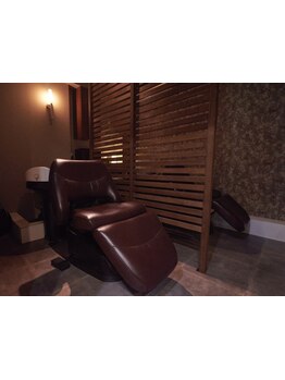 完全予約制プライベートサロン◇温かな日差しが差し込む店内で、ゆったりとしたサロンタイムを。