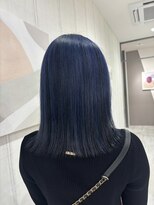 アース コアフュールボーテ 熊谷店(EARTH coiffure beaute)&nbsp;ネイビーダークグレー_アンブレラカラー_寒色_切りっぱなし