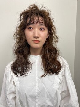 キジ(KIJI)の写真/【ブリーチパーマ/酸性パーマ】低負担で幅広いデザインに。ゆるウェーブ～強めカールまで対応