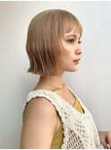 ハイトーンボブ/ミルクティーベージュ/透明感カラー/外はねボブ