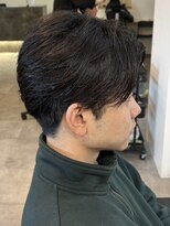 ヒュイル バイ ニアウ(Hwyl by Niau)&nbsp;MEN’S HAIR/サーフカール/刈り上げセンターパート/伊勢崎