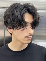 レタッチ バイ フィフス 天神大名(RETOUCH by fifth)&nbsp;天神大名フェザーショートシャドウパーマセンターパートウルフ