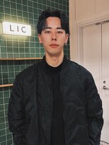 リック(LIC) シャドウパーマ×センターパート