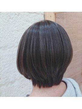 ティンク 横須賀中央(Tink) ショートボブ×ハイライト