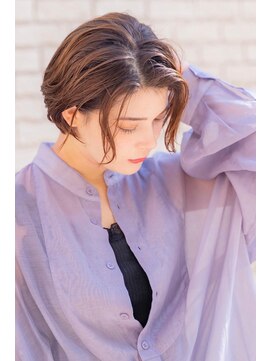 アメリ 新宿(Ameri) Ameri 大人っぽセンター分けショート　【新宿】