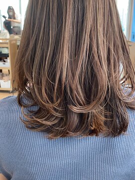 アフロート ギンザ(AFLOAT GINZA) 白川style】20代30代小顔カット大人かわいいミディアムレイヤー