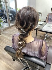 編みおろしヘアアレンジ