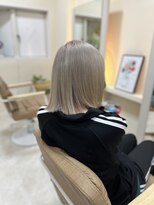 カリーナ(CARINA)&nbsp;残留剥がし/ホワイトカラー