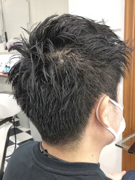 ヘッズ 本八幡店(HEADS) MEN'S HAIR  センターパート　ツイストスパイラル　コンマヘア