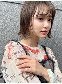 ベージュインナーカラーショートボブレイヤーミディアム前髪