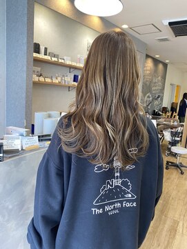 ブロッサム 東中野店 ミルクティーアッシュハイトーン透明感グレージュ極細ハイライト