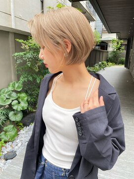 トルネード(TORNADO) 海外シティガールヘア ハイトーンシアベージュショートボブ t614