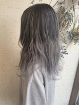 グラムアッシュ(GLAM ASH) シルバーグラデーション/ハイアンドロー