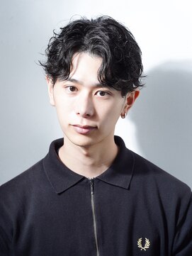 アルファ 新宿(alpha) サーフカール/ 刈り上げセンターパート/ブルーブラック[新宿駅]