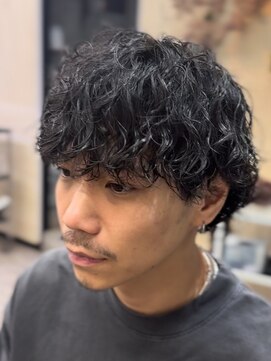 オルト(Altn) 大人の波巻きスパイラルパーマミディアムロングメンズカットヘア