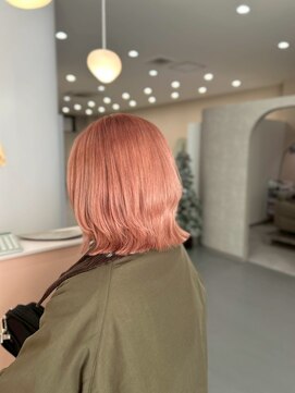 リノ(Lino) ブリーチ/ハイトーンピンク/外ハネボブ