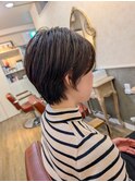トップに丸み×レイヤーショート