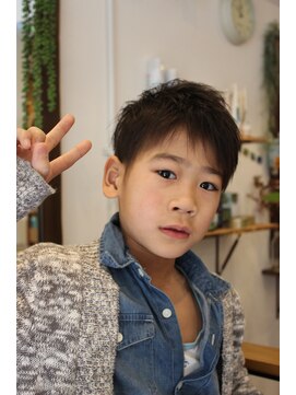 キッズカット ツーブロックアシメバング L ヘアー ド ブラン Hair De Brun のヘアカタログ ホットペッパービューティー
