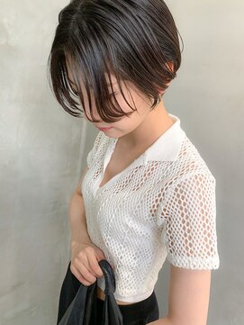 テトヘアー(teto hair) ハンサムショートボブ、センターパート、耳かけショート