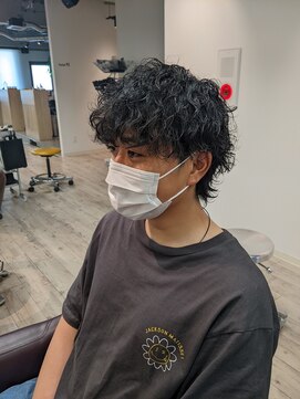 コワファーストナガサキシャンプーボーイ(COIFF1RST NAGASAKI SHAMPOO BOY) マッシュウルフ×ツイストスパイラルパーマ