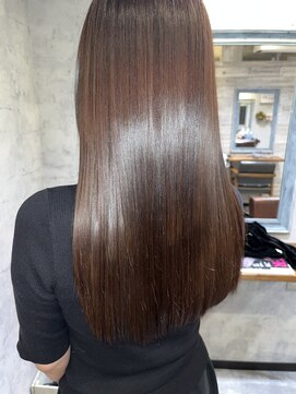 エスト(est) 酸性ストレート&酸熱トリートメントカラー【髪質改善/新宿】