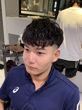 フランクスバーバーザスタンド(Frank’s barber the stand) メンズツーブロックナチュラルパーマショートF