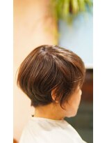 ネス(NESS) ナチュラルブラウンカラーに自然なハイライトボブ