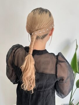 グルス(GruS) #お呼ばれヘアアレンジ #ブロンド