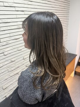 グラム(gram) バレイヤージュ風カラー