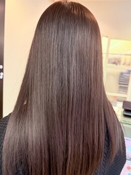 レヴェヘア rever hairの写真/サラサラ・柔らかさ・ツヤ感が違う！思わずさわってみたくなるうる艶ストレートが人気◎