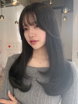 ユーフォリア 新宿通り(Euphoria) くびレイヤーエモージュケアカラー美髪似合わせカット