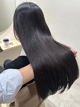 デイワン(DAY.1) ツヤ髪ストレート