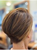 ハイライト耳掛けボブ