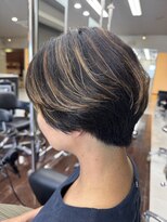 シャンプーボーイエイムス(SHAMPOO BOY aims) 大人ハイライトショート