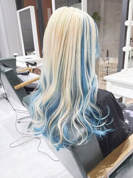 デイズ(days) 地雷系ホワイトブロンド インナーカラーブルーカラー