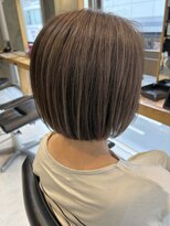 エリマ 調布(elima)&nbsp;調布白装ぼかしハイライトタッセルボブアッシュベージュカラー