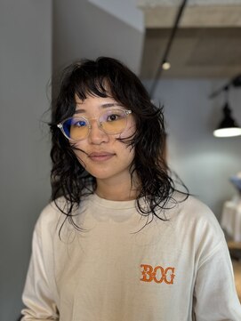 フープ 川越(hoop) ニュアンスでかけるウルフパーマ黒髪でもオシャレに♪