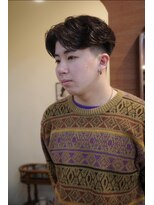 エディ(Edy)&nbsp;センターパート刈り上げニュアンスパーマコンマバング眉毛カット