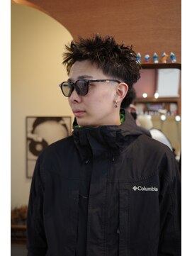 エディ(Edy) スパイキーショート刈り上げツイストスパイラルパーマメンズ岡山