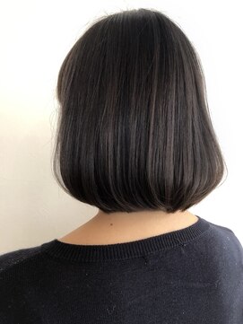 シエル ヘアーデザイン(Ciel Hairdesign) 【Ciel】丸みを極めた肩上ボブ×メロウシルバー