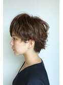 【VIVA LA HAIR】大分 前髪長めのスウィングショートボブ